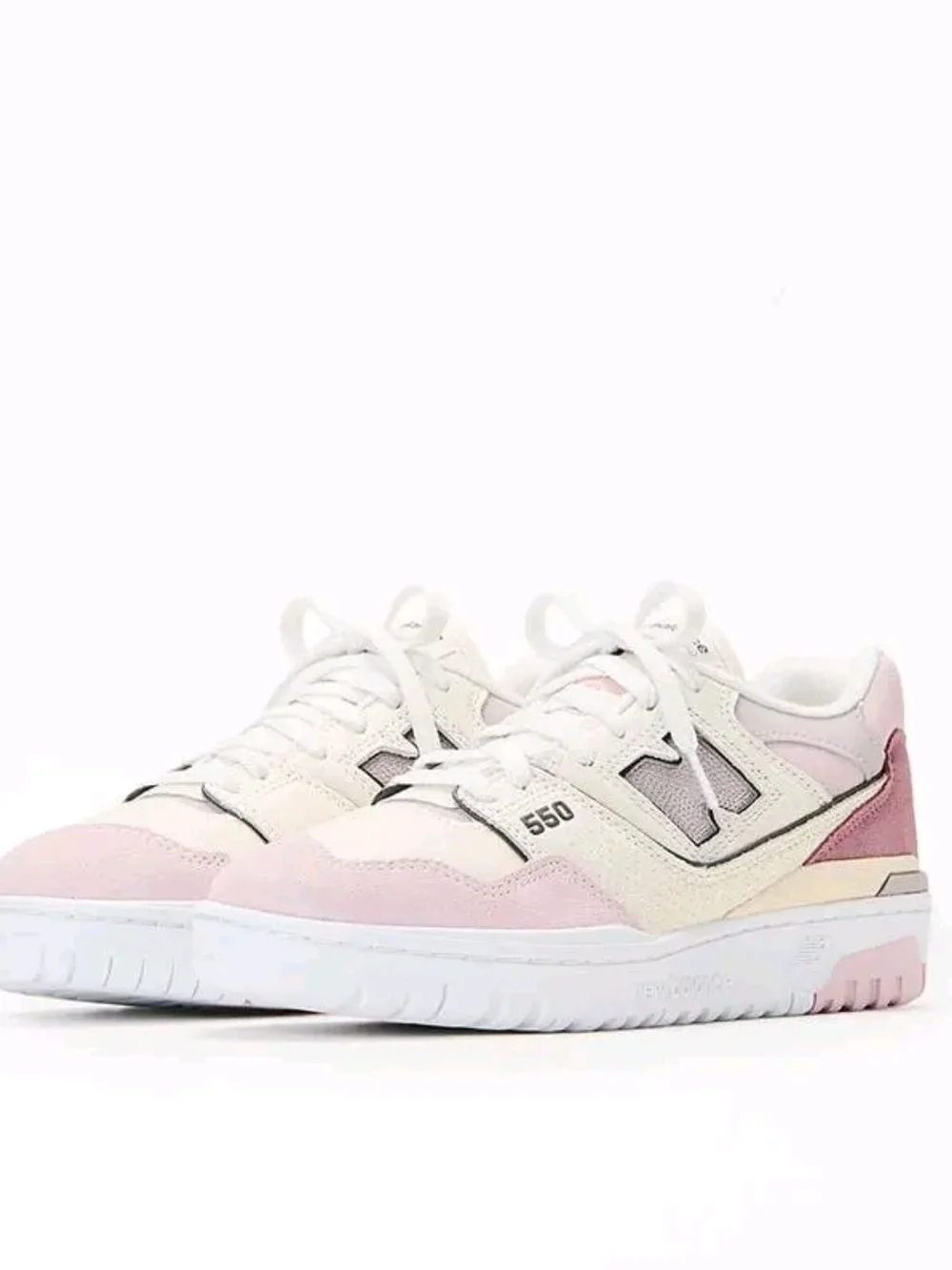 New Balance 550 Women’s White & Light Pink Low-Top Sneakers New In Box
